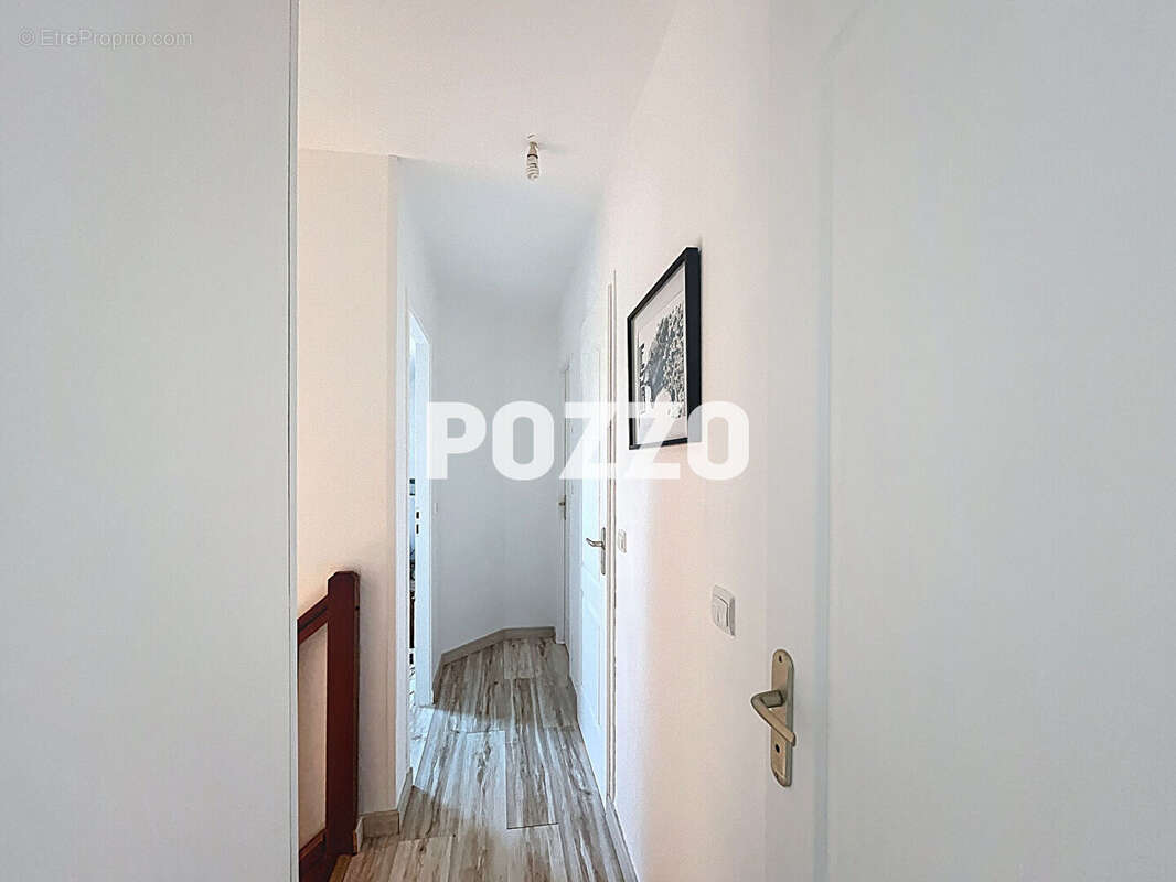 Maison à DONVILLE-LES-BAINS