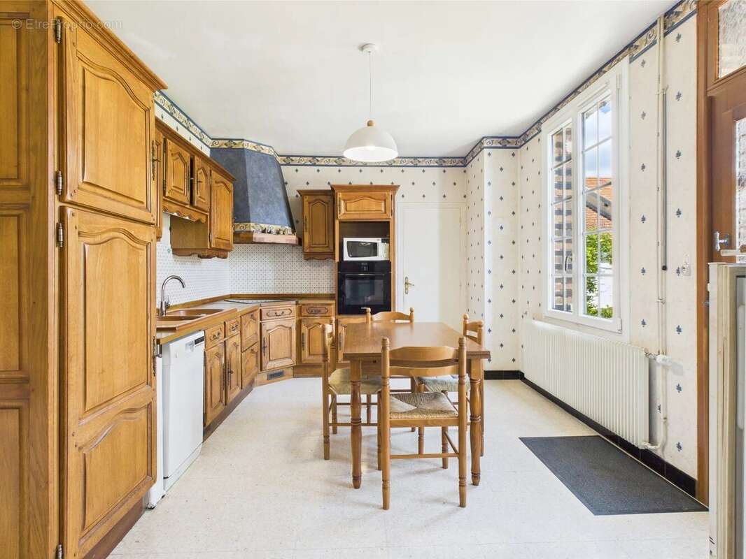 Maison à ROMILLY-SUR-SEINE