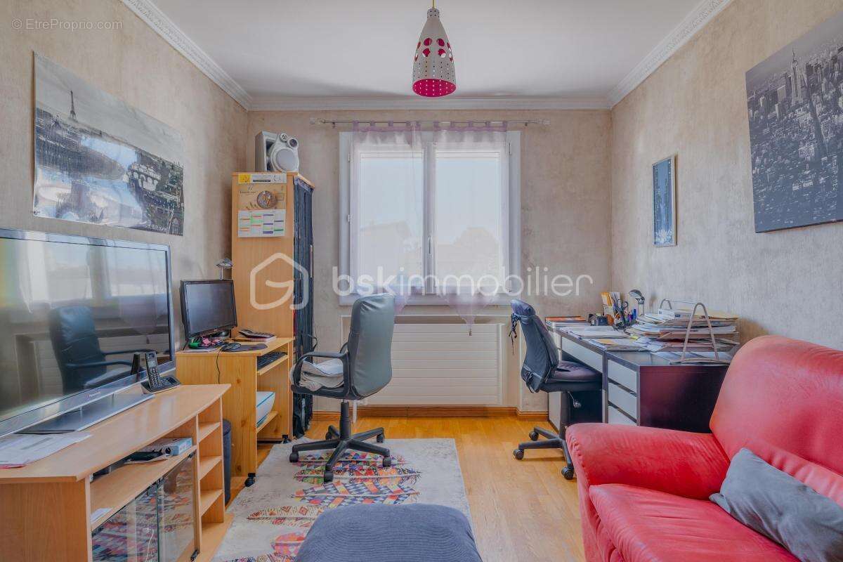 Maison individuelle avec jardin et piscine - photo 13