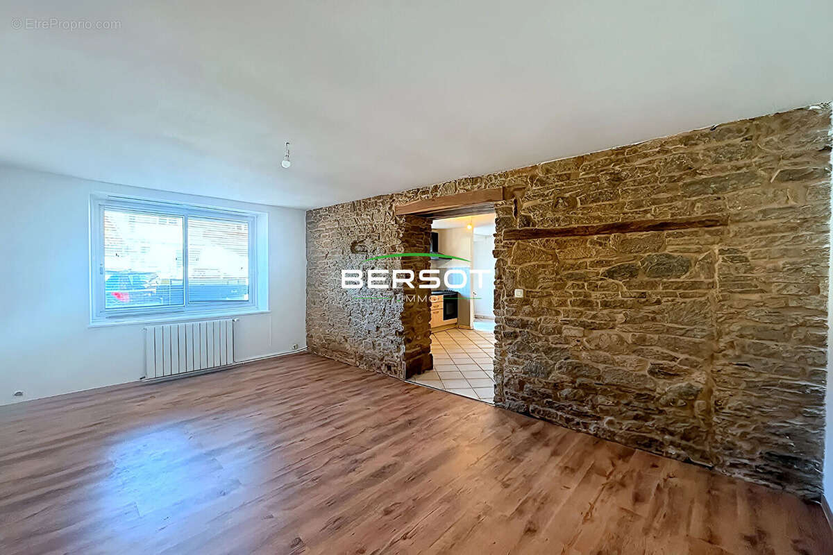 Appartement à PONT-DE-ROIDE