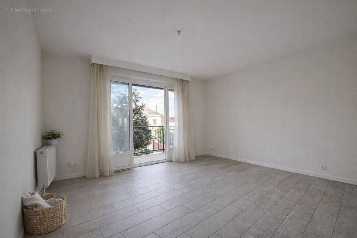 Appartement à ROSNY-SOUS-BOIS