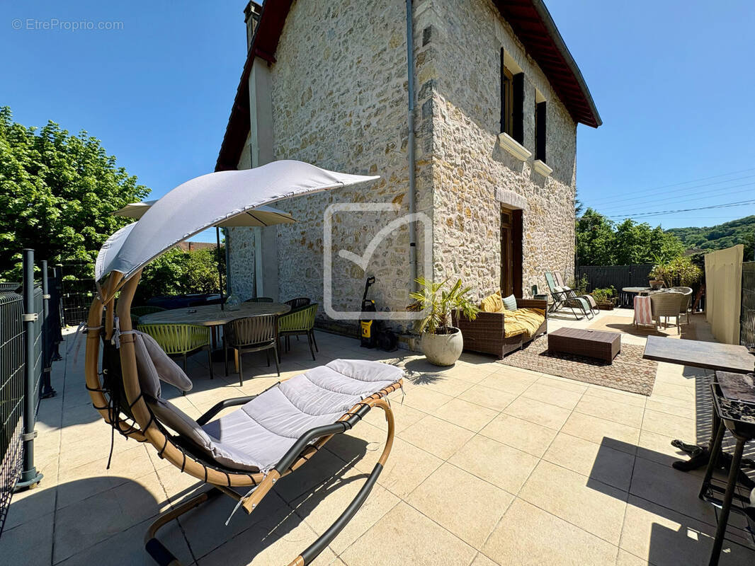 Maison à TERRASSON-LAVILLEDIEU