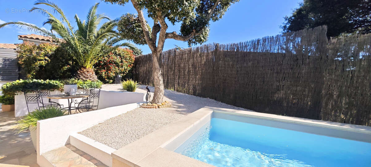 Maison à ROQUEBRUNE-SUR-ARGENS