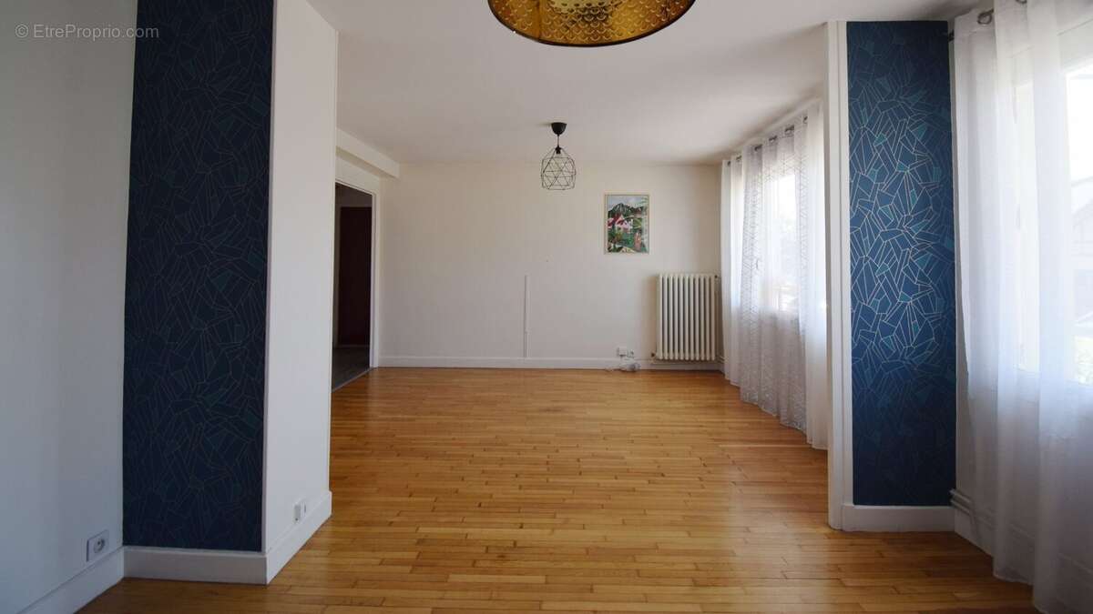 À VENDRE - VICHY quartier Beauséjour - Appartement T4 avec cave et garage - photo 2