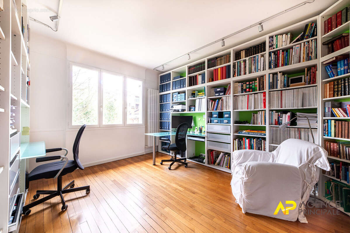 Maison à LA GARENNE-COLOMBES