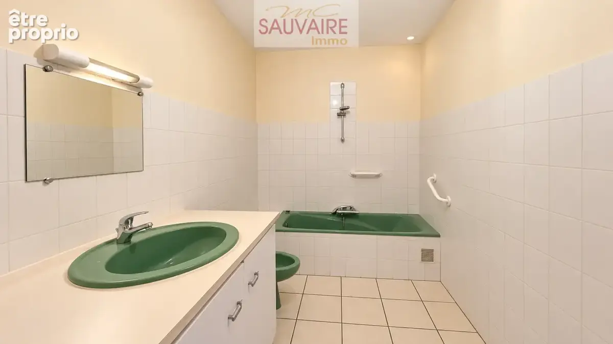 Maison de plain-pied avec jardin et garage - photo 11
