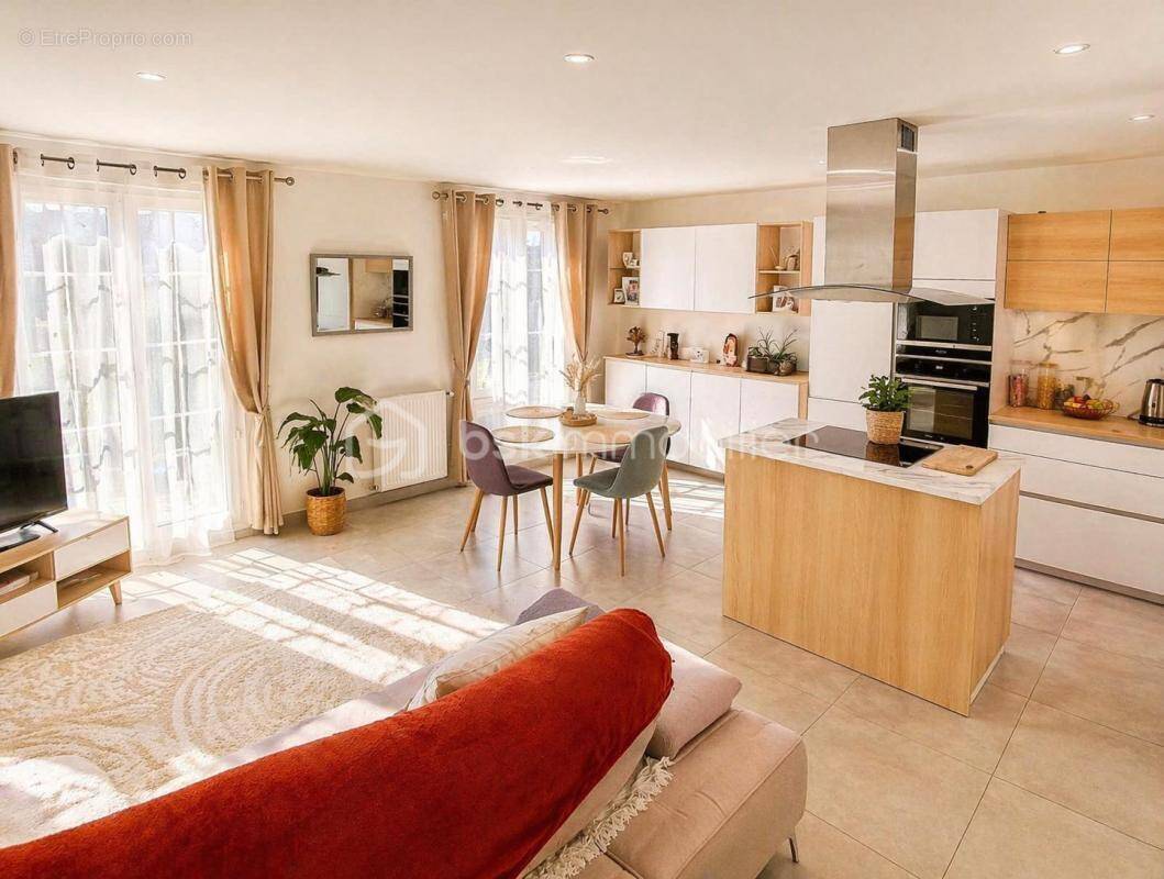 Maison à MOUSSY-LE-NEUF