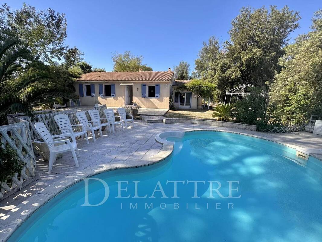 Maison à ROQUEFORT-LES-PINS