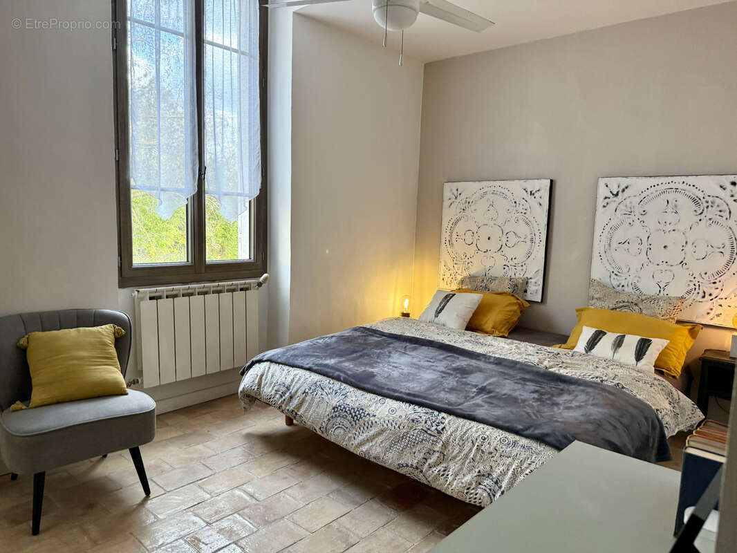 Maison à LA ROQUE-D'ANTHERON