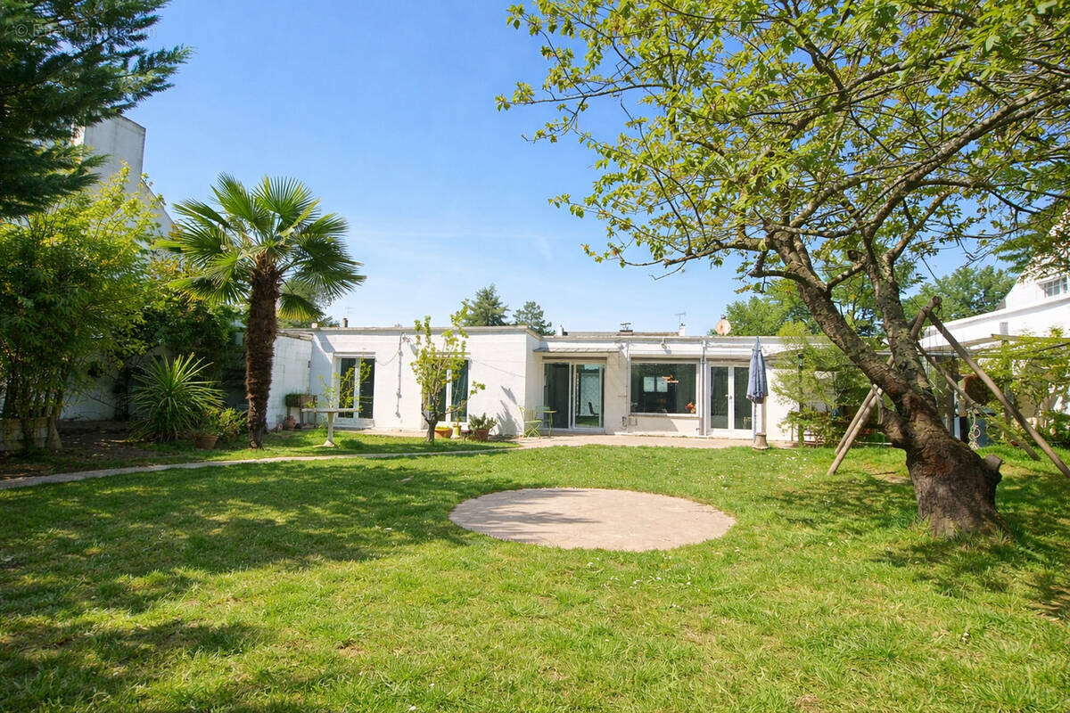 Maison à OZOIR-LA-FERRIERE