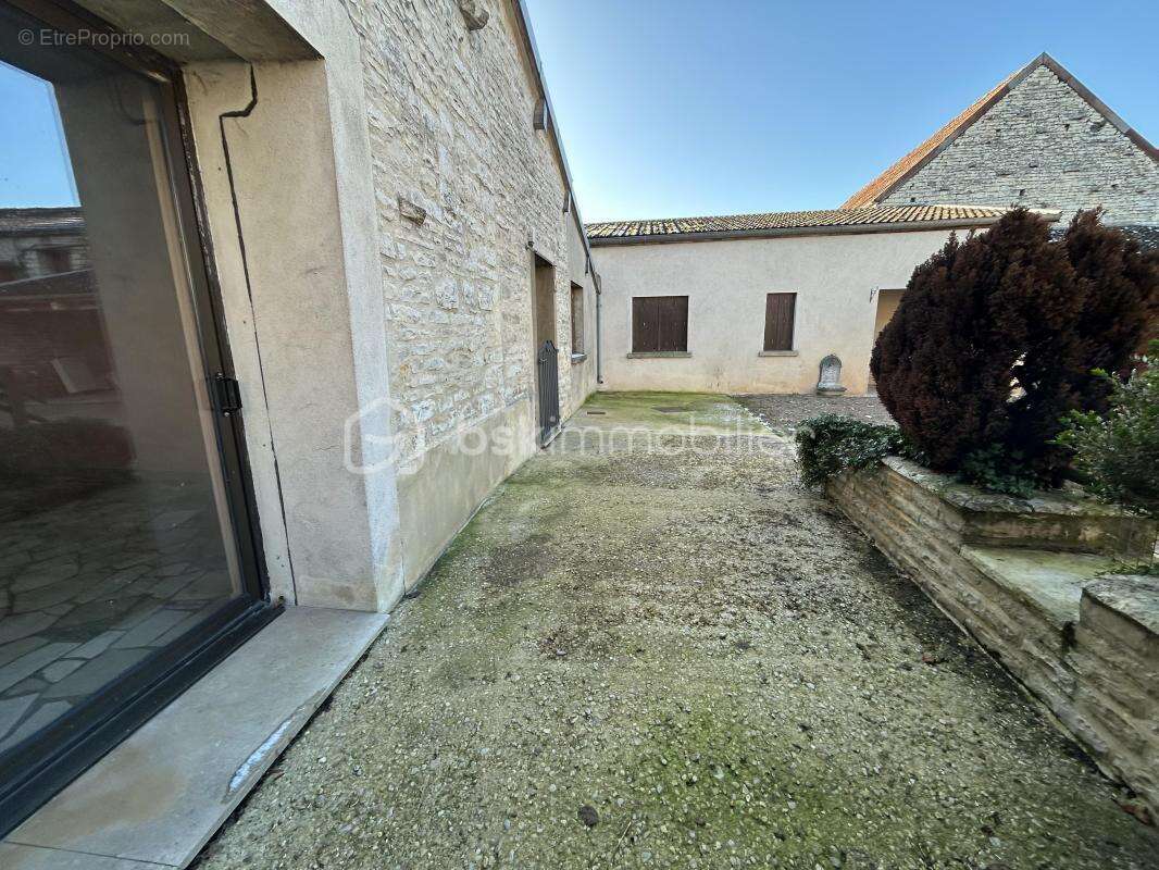 Maison de village en pierre - photo 11