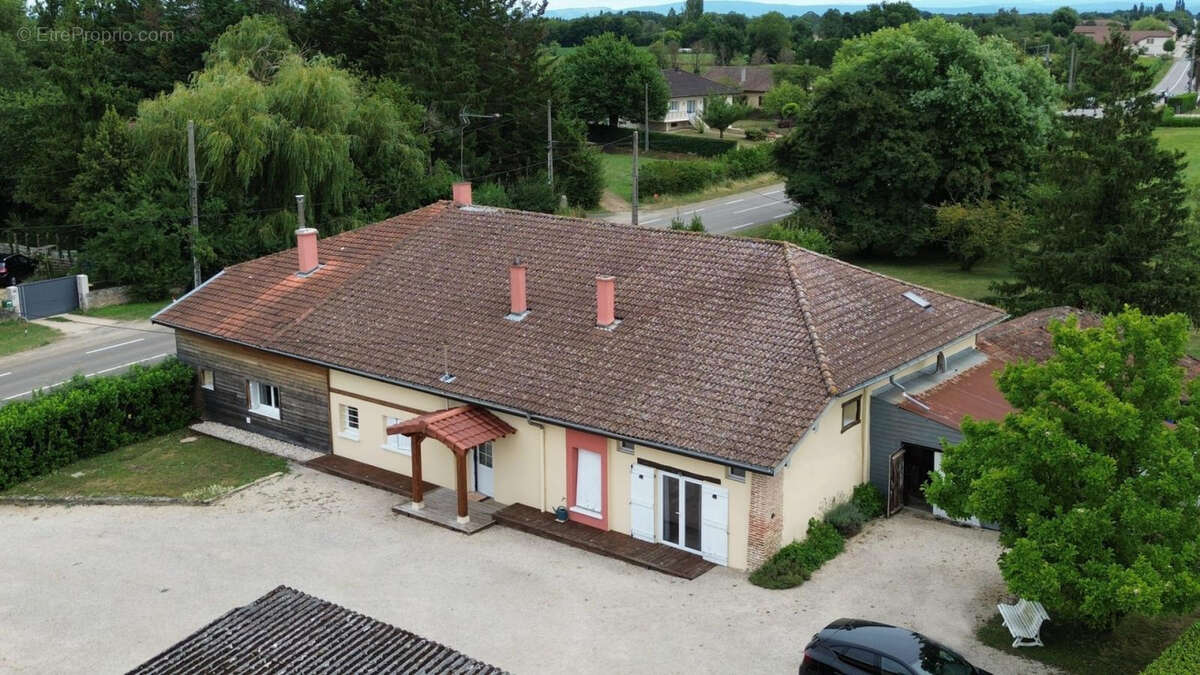 Maison à CONFRANCON