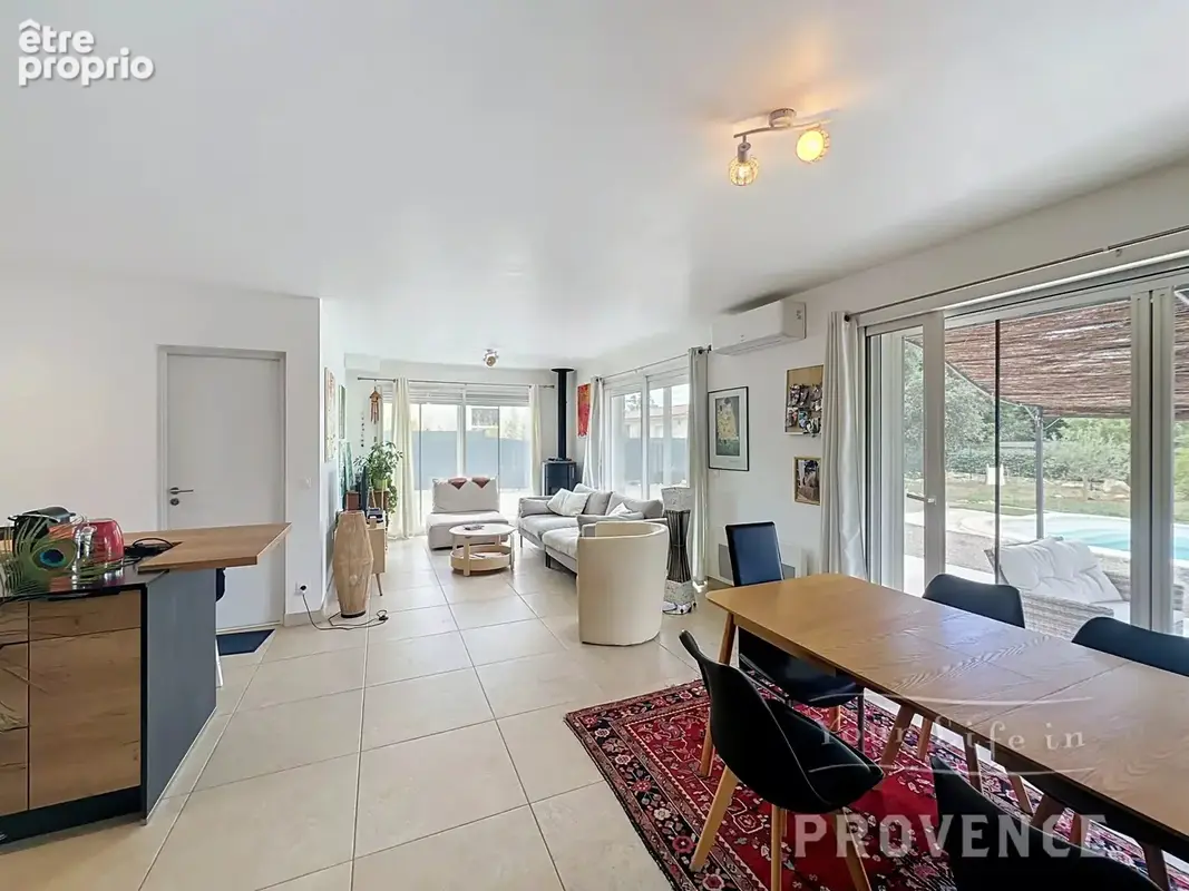 Villa de plain-pied avec piscine , Calme et à proximité du village - photo 6