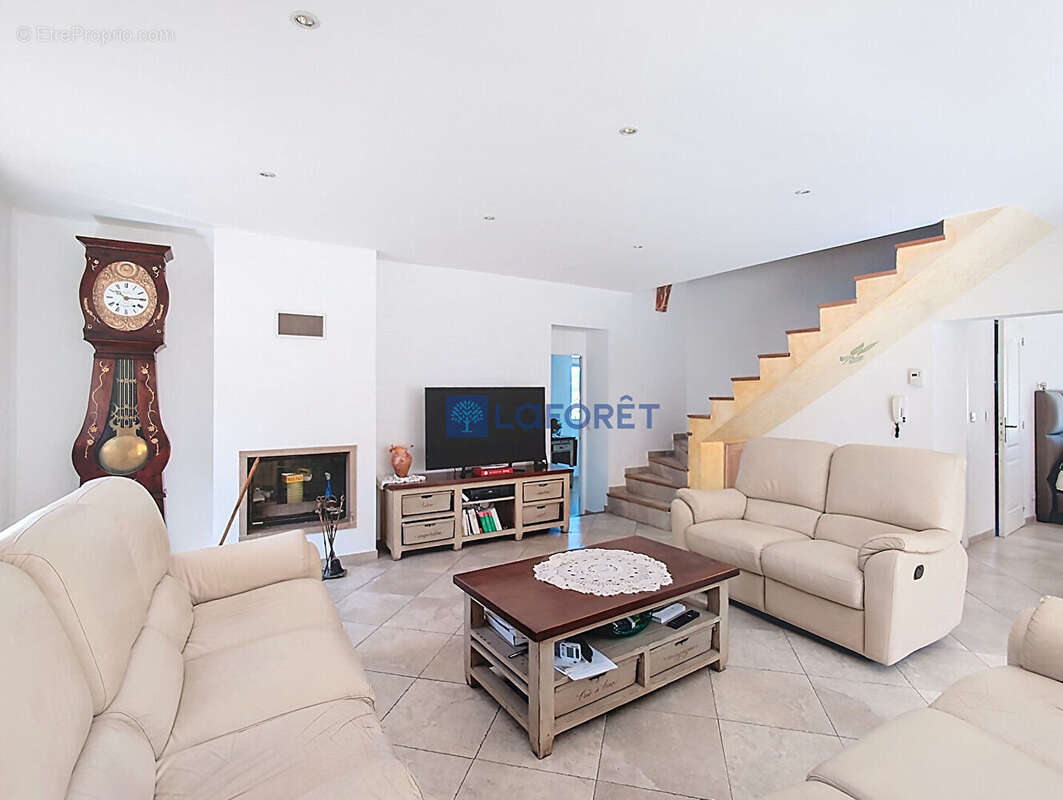 Marseille 11e - villa 146 m2 + dépendance - vue dégagée - photo 4