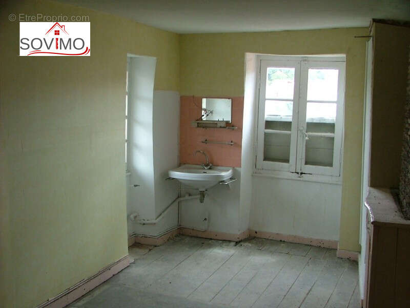 Immeuble a investissement locatif : 2 appts + 1 local commercial - photo 10