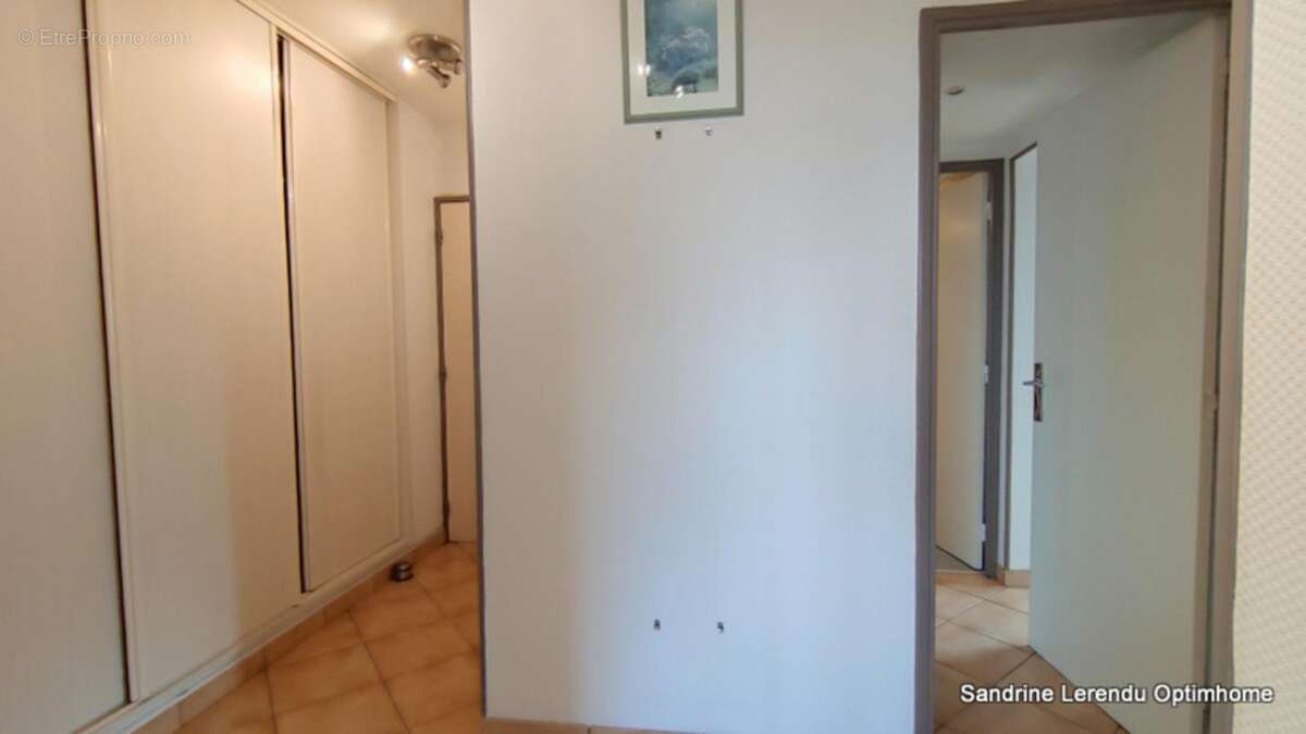 ROUEN RIVE GAUCHE – Appartement lumineux avec balcon, parking et ascenseur, résidence sécurisée Vue avec Panorama - photo 13