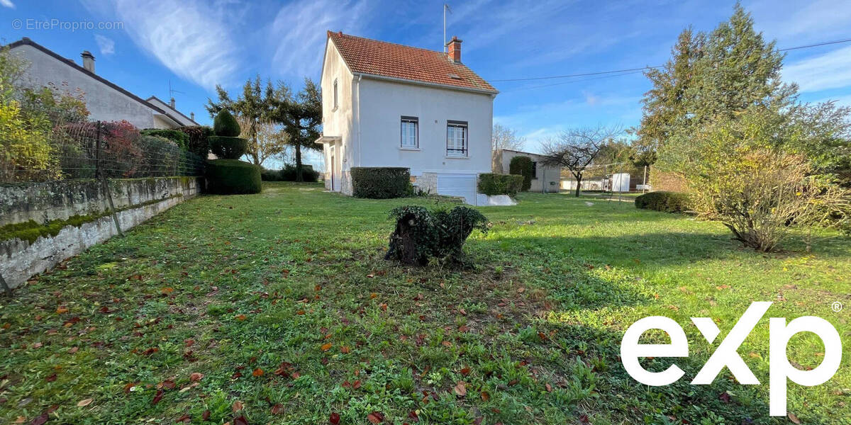 Maison à COMPERTRIX