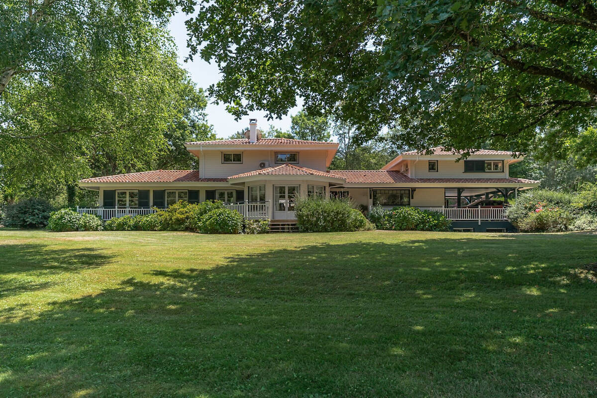 Maison à SALLES