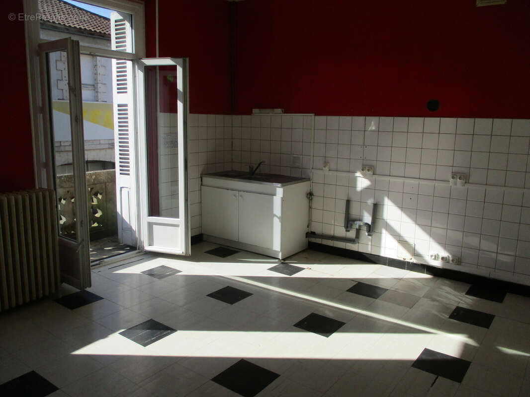 Centre Couhé. - photo 18
