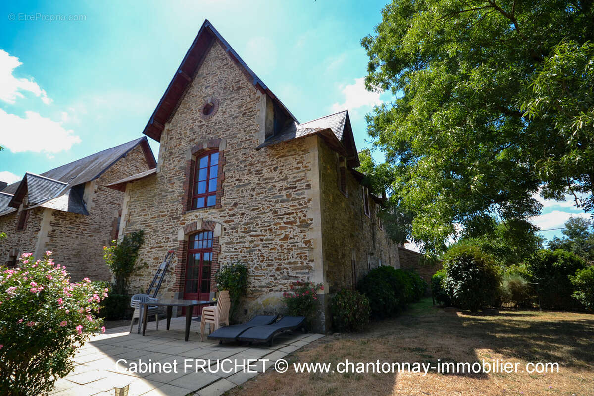 Maison à LES HERBIERS