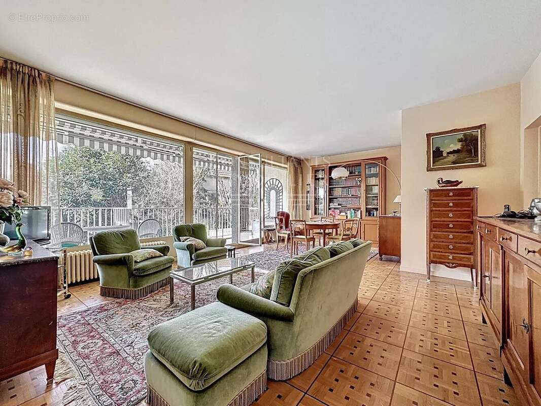 Appartement à GARCHES