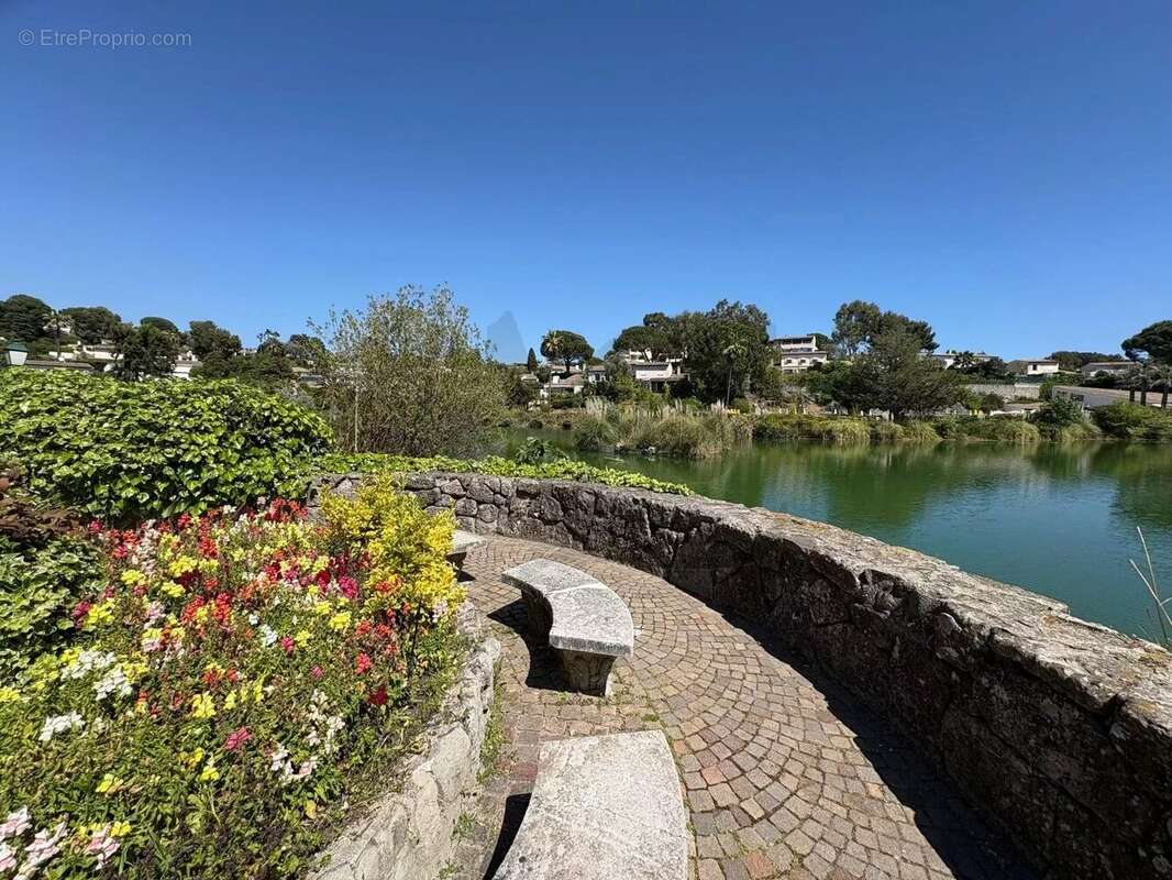 Appartement à VILLENEUVE-LOUBET