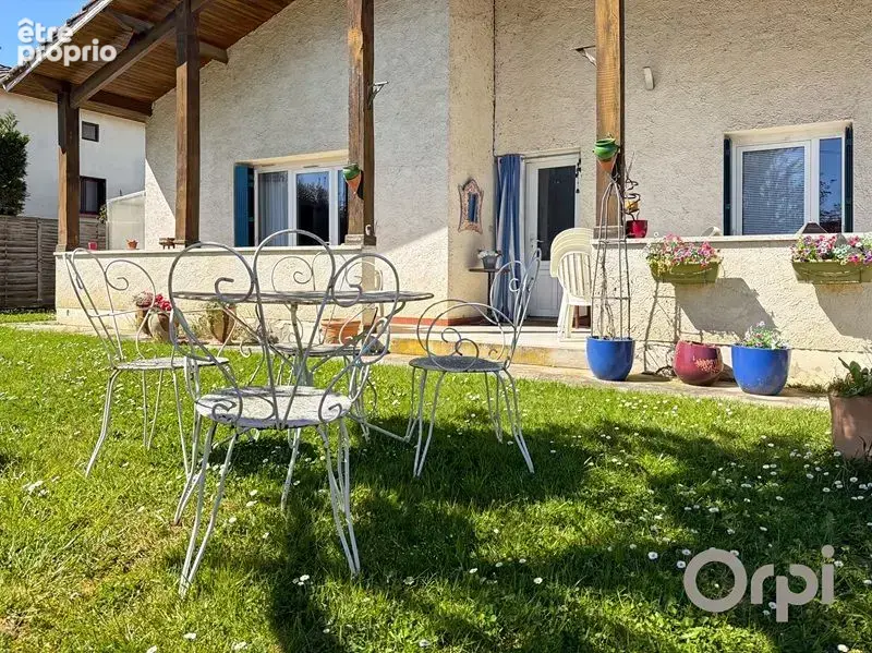 FLEURANCE, Maison traditionnelle habitable de plain pied sur un terrain de plus de 1000 m² - photo 10