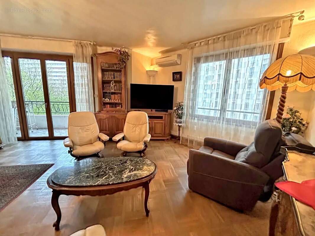 Appartement à MARSEILLE-6E