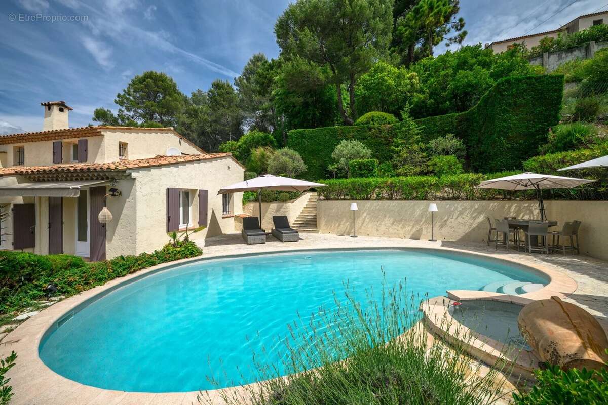 Maison à LA GAUDE