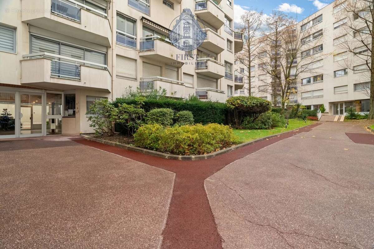 Appartement à NEUILLY-SUR-SEINE