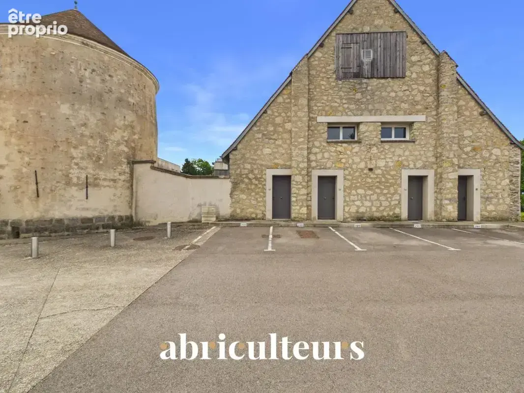 Appartement T2 de caractère au sein d’une ancienne Grange Dîmière en vente à Survilliers (95470) - photo 2