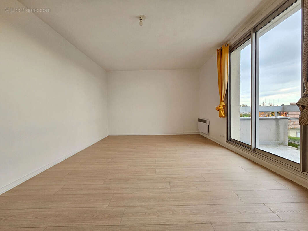 Appartement à LE MESNIL-ESNARD