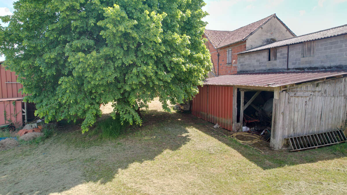 Maison à SALIGNAC-EYVIGUES