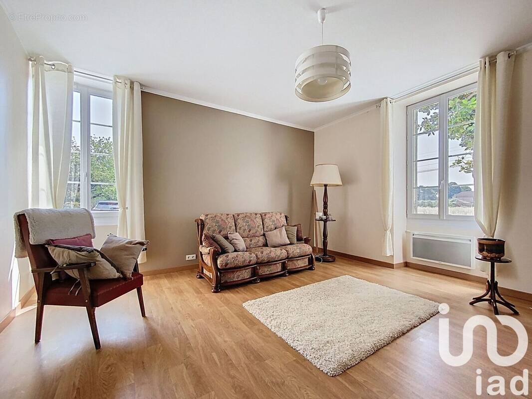 Photo 1 - Maison à SAINT-PIERRE-D&#039;AURILLAC