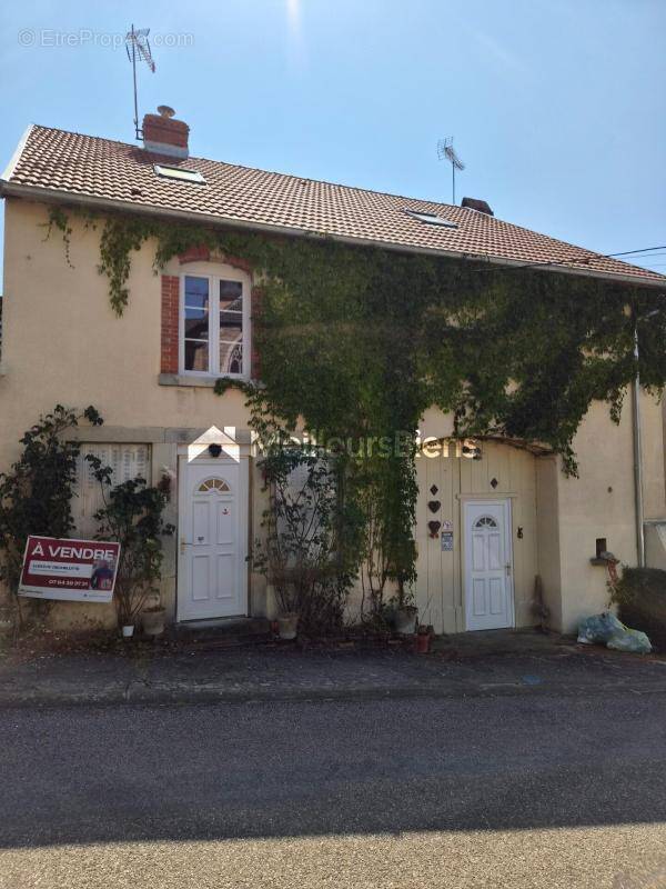 Maison à SAVIGNY