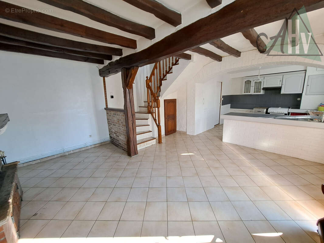 Maison à THORIGNY-SUR-OREUSE