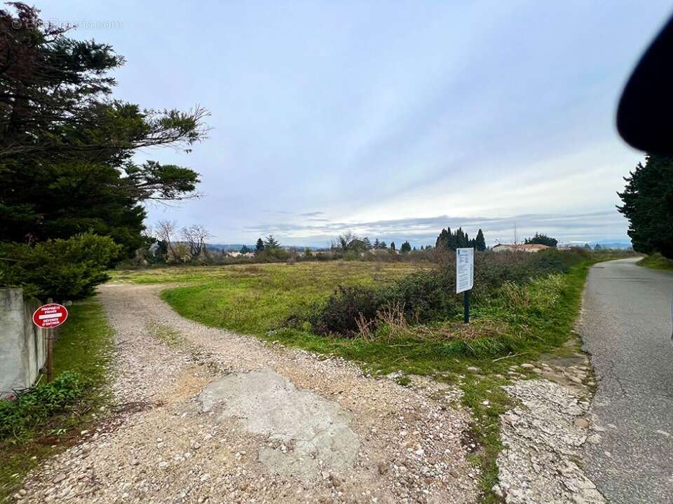 Terrain à SAZE
