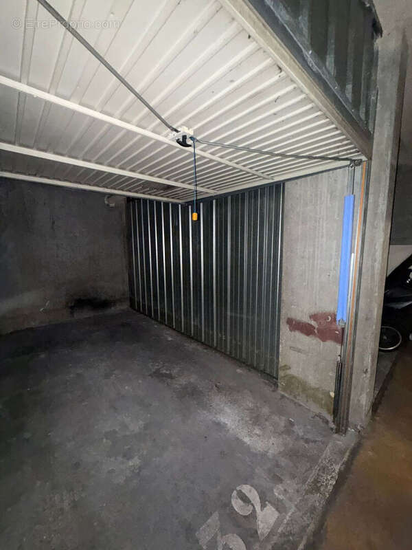 Parking à PARIS-10E