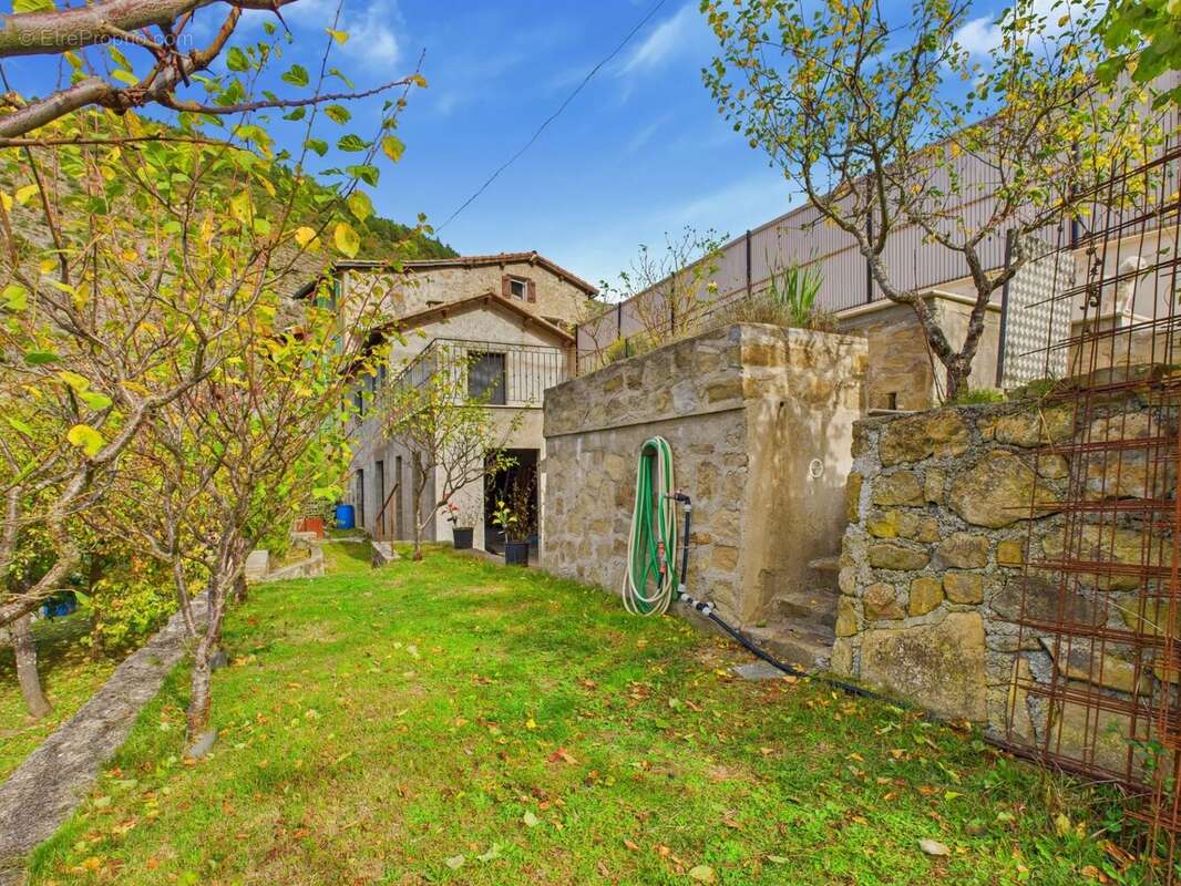 Lantosque GORBLAOU Maison à terminer + Appartement + Terrains + Garage Fermé**Vue Montagne - photo 8