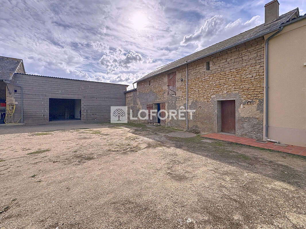 Maison à DOUE-LA-FONTAINE