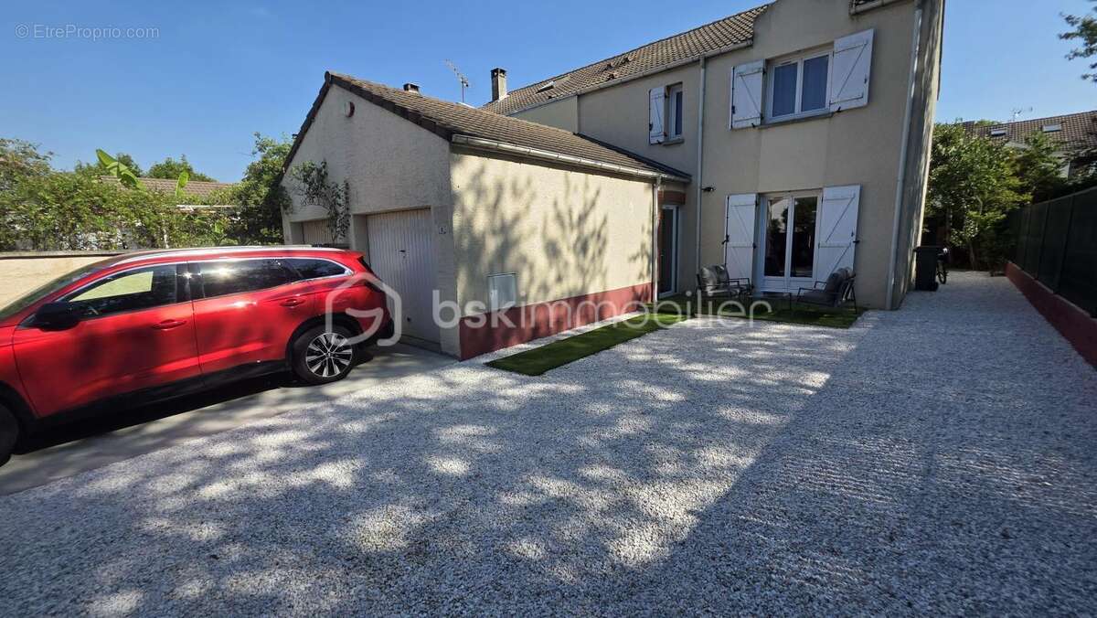 Maison 85 m2 - 3 chambres - garage et jardin - photo 9