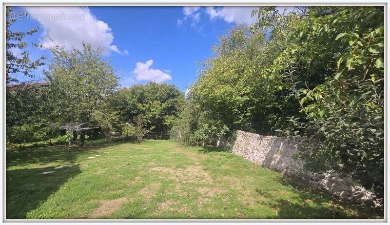 Maison à COURDIMANCHE