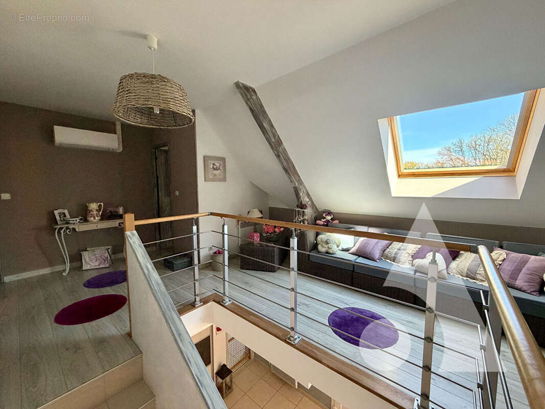 Maison à MONTIGNY-LES-MONTS