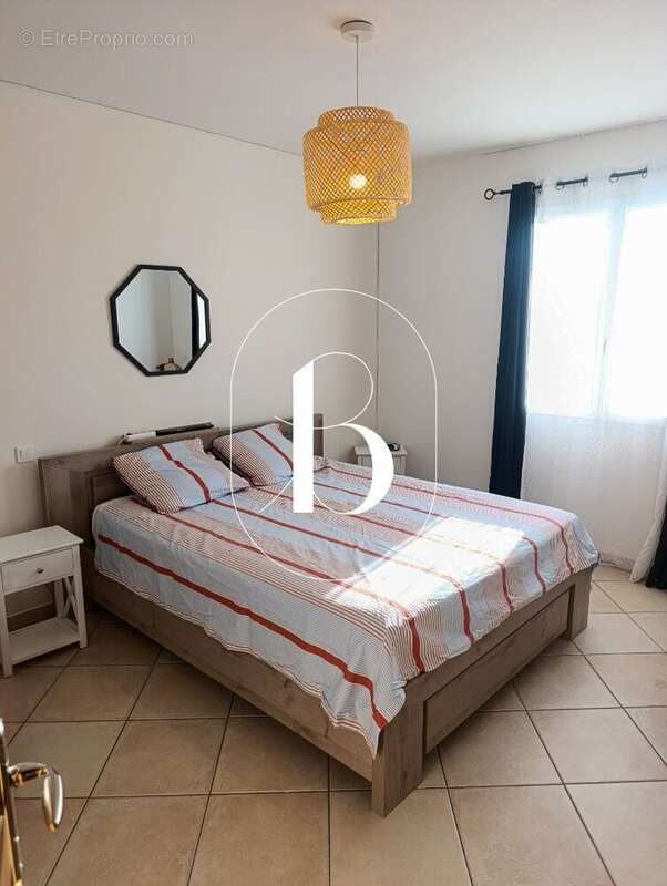 Maison à SAINT-JUST-ET-VACQUIERES