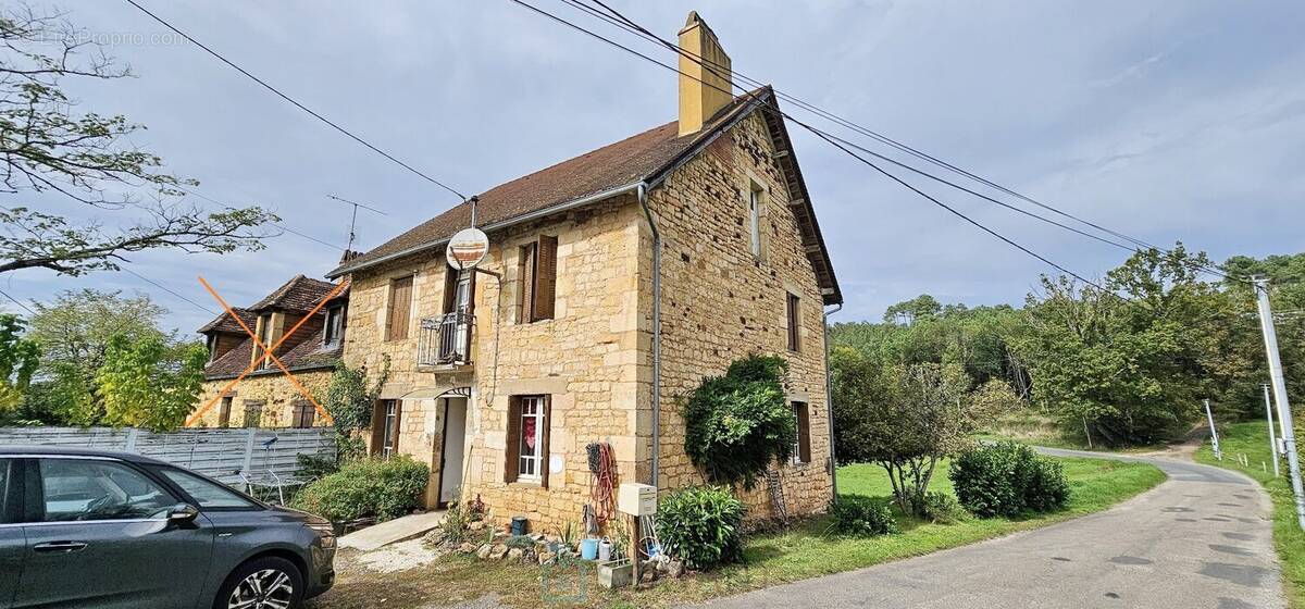 Maison à CENAC-ET-SAINT-JULIEN