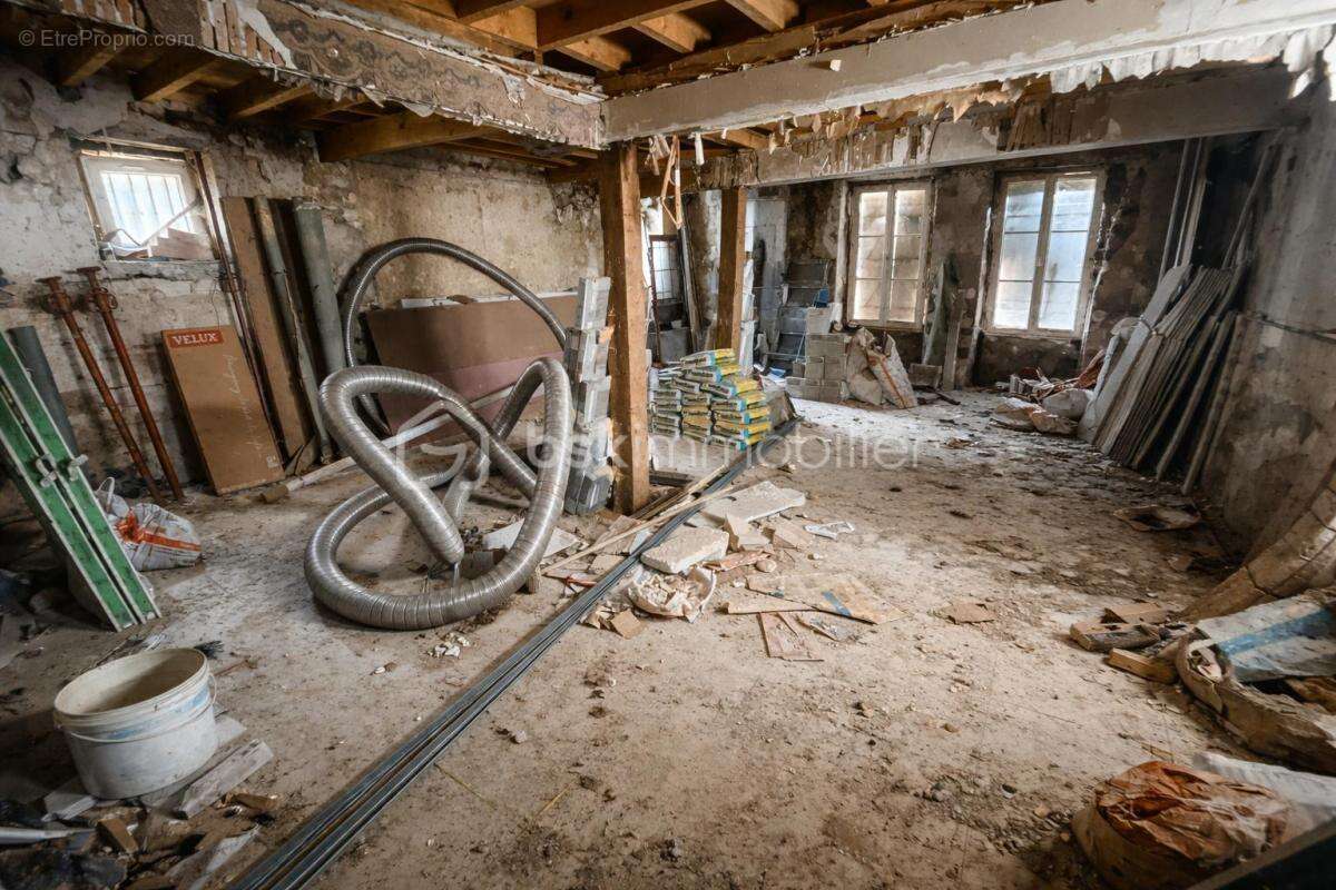 Appartement à BRIENON-SUR-ARMANCON