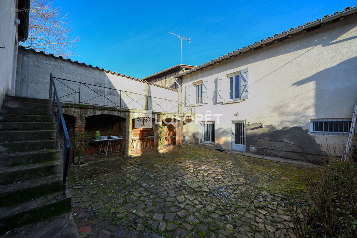 Maison à LISLE-SUR-TARN
