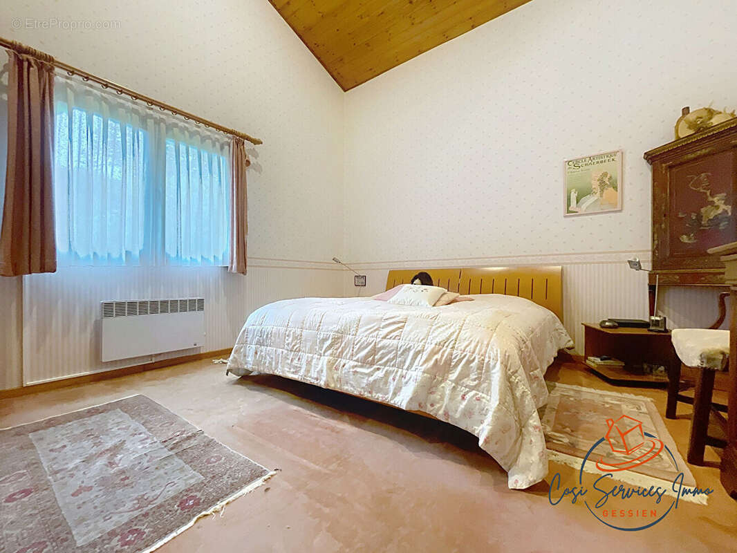 Maison à CHALLEX