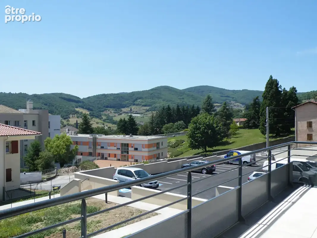 Vaugneray - Appartement T3  62 M² avec terrasse - photo 2