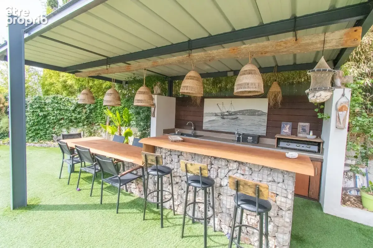 Bas Saint-Clair  Villa d'exception avec vue mer, piscine et prestations haut de gamme - photo 10